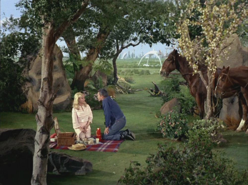 Pike and Vina in an illusion of 23rd century Mojave.